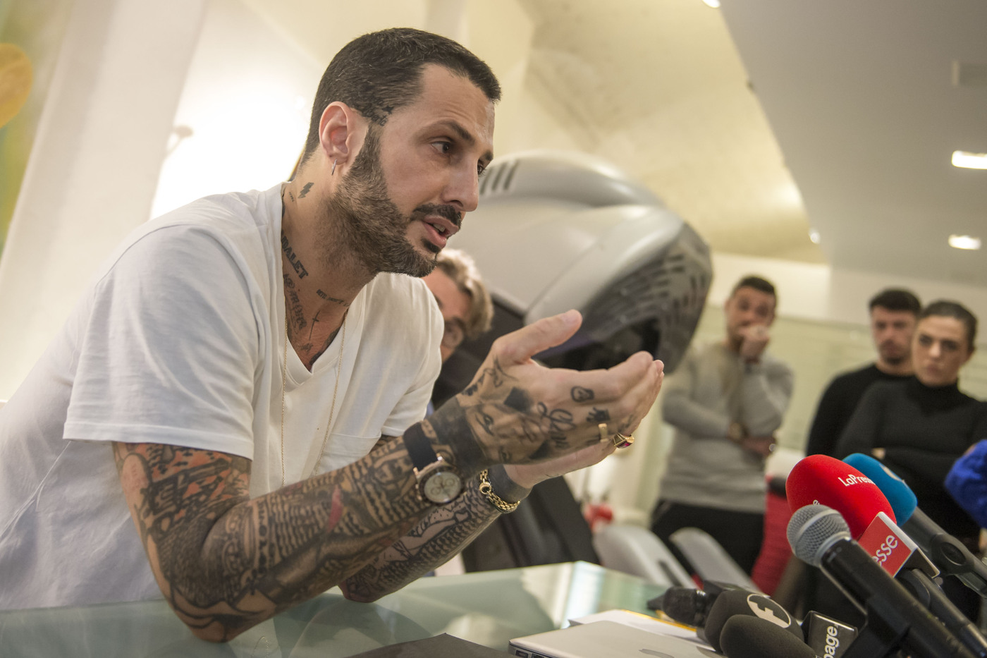 Corona, avvocato Chiesa: “A notizia di carcere si è tagliato i polsi”. Il video shock sui social