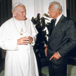 IL SENATORE GIOVANNI AGNELLI CON PAPA GIOVANNI PAOLO II