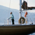 Giovanni Agnelli al timone del suo veliero, il Capricia