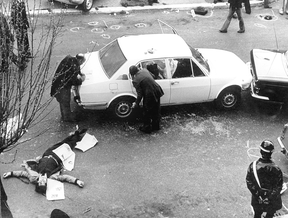 Il 16 marzo del 1978 la strage di Via Fani e il rapimento di Moro GALLERY LaPresse Il 16 marzo del 1978 la strage di Via Fani e il rapimento di Moro GALLERY LaPresse