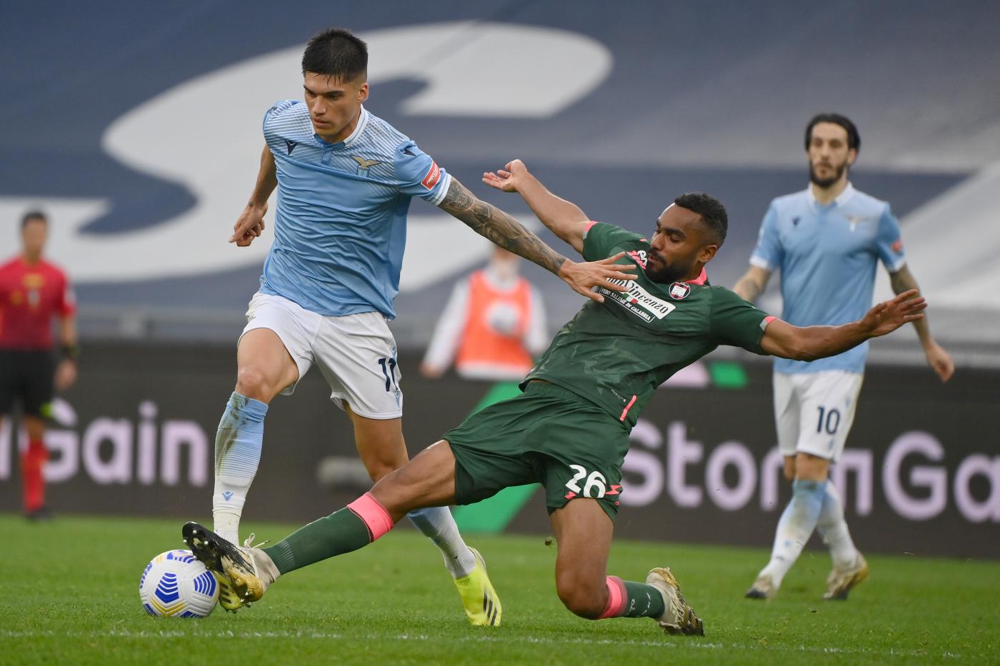 La Lazio riparte: il Crotone si arrende 3-2 a un lampo di Caicedo La Lazio riparte: il Crotone si arrende 3-2 a un lampo di Caicedo