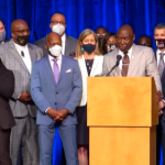 Morte di George Floyd, la città risarcisce la famiglia con 27 milioni di dollari: l’annuncio