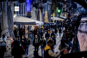 Coronavirus, controlli anti-movida a Milano: pattuglie in Darsena