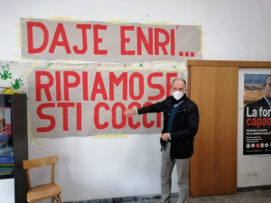 Pd, Letta a Testaccio. Militanti: Daje Enri, apri partito e vinciamo a Roma