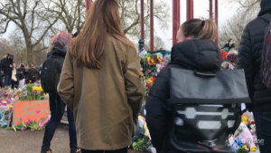 Kate Middleton al memoriale per donna uccisa