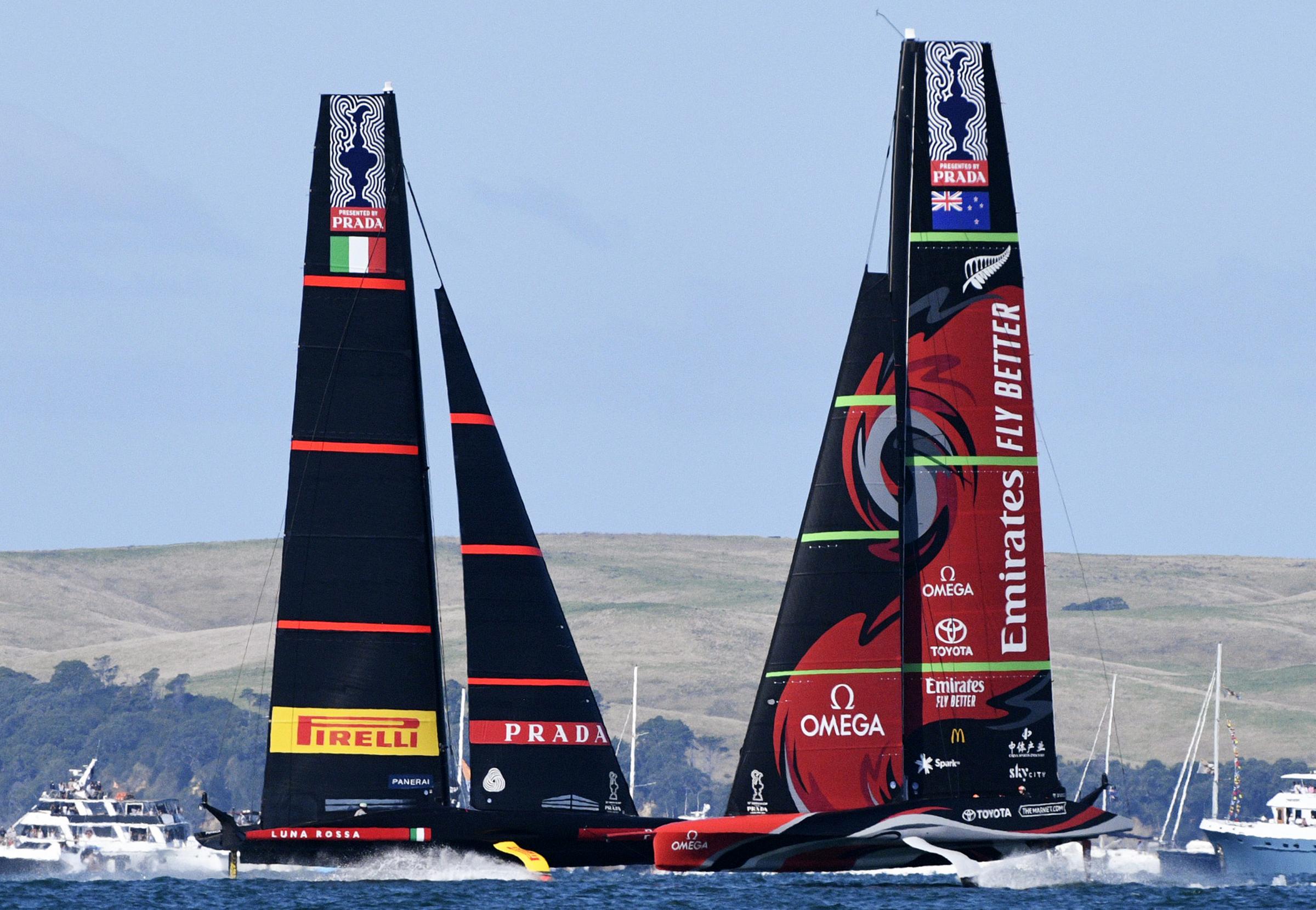 Coppa America di vela, gare rinviate per mancanza di vento