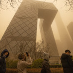 Cina: Pechino smog e tempesta di sabbia