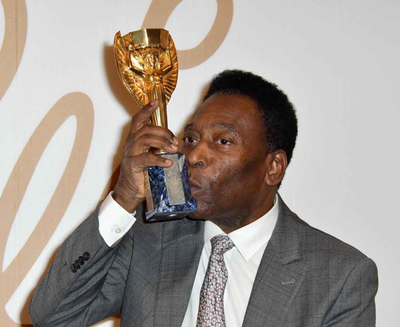 Pelè a Ronaldo dopo il record: “Congratulazioni, ti ammiro molto”