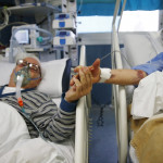 Rosina e Giuseppe , marito e moglie si incontrano durante il ricovero