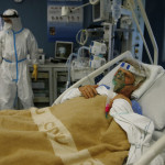 Rosina e Giuseppe , marito e moglie si incontrano durante il ricovero