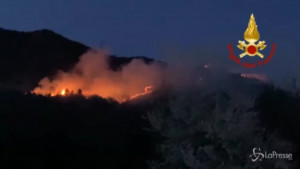 Fiamme alle pendici del Musinè