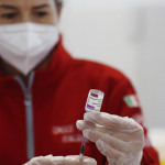 L’Aifa sospende AstraZeneca: saltano le prenotazioni, campagna a rischio