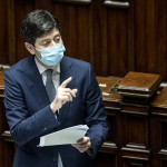 Vaccini, Speranza: “Governo lavora a norma su responsabilità medici e a vaccinazioni in farmacia”