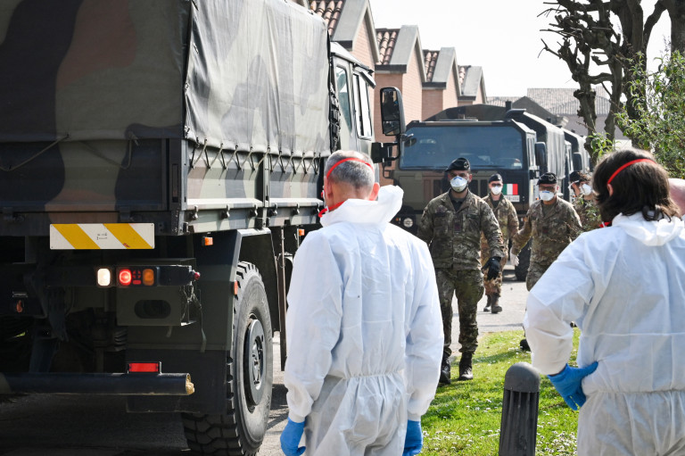 l'arrivo del convoglio al Cimitero Monumentale della Certosa