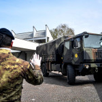 Arrivo al cimitero di Cinisello del trasporto di salme