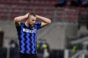 COVID, POSITIVI ANCHE DE VRIJ E VECINO. ATS MILANO: RINVIO INTER-SASSUOLO