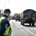 Covid, le immagini simbolo della tragedia: l’esercito a Bergamo trasporta le bare