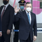 Astrazeneca, Draghi: “Soddisfatti per decisione Ema. La campagna del vaccino riprende domani”