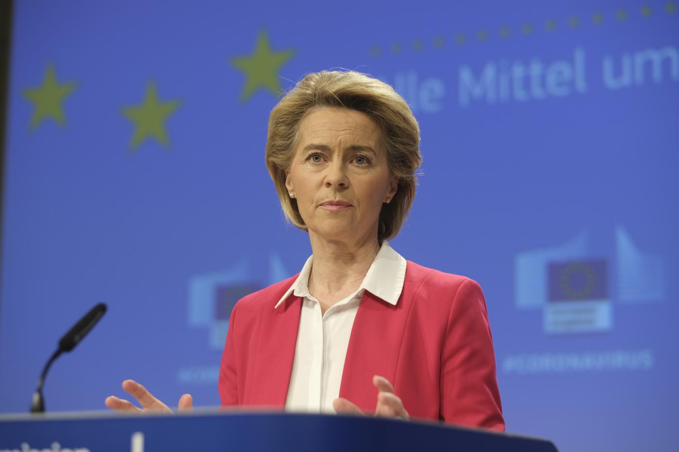 Ue lancia pass Covid e su vaccini avverte: Stretta su export senza reciprocità