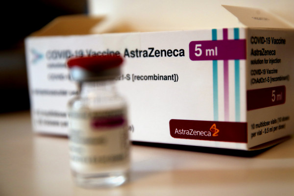 Il vaccino AstraZeneca sospeso in via precauzionale in diversi paesi