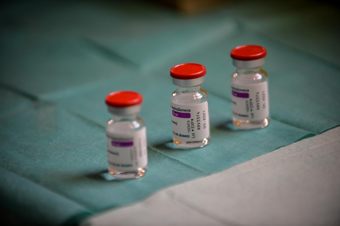 Dopo lo stop temporaneo di AstraZeneca slitta la consegna settimanale delle dosi Dopo lo stop temporaneo di AstraZeneca slitta la consegna settimanale delle dosi