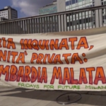 Milano, i Fridays For Future incatenano i cancelli di Regione Lombardia