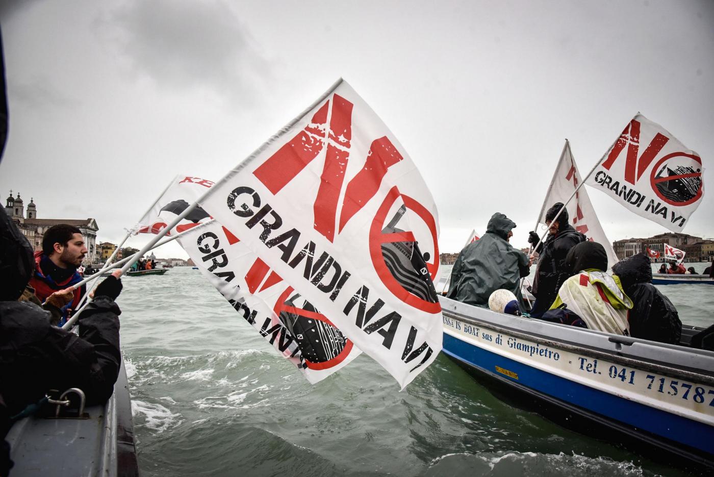 Venezia: maxi multa per manifestazione 2017, ondata di solidarietà per Comitato Nograndinavi