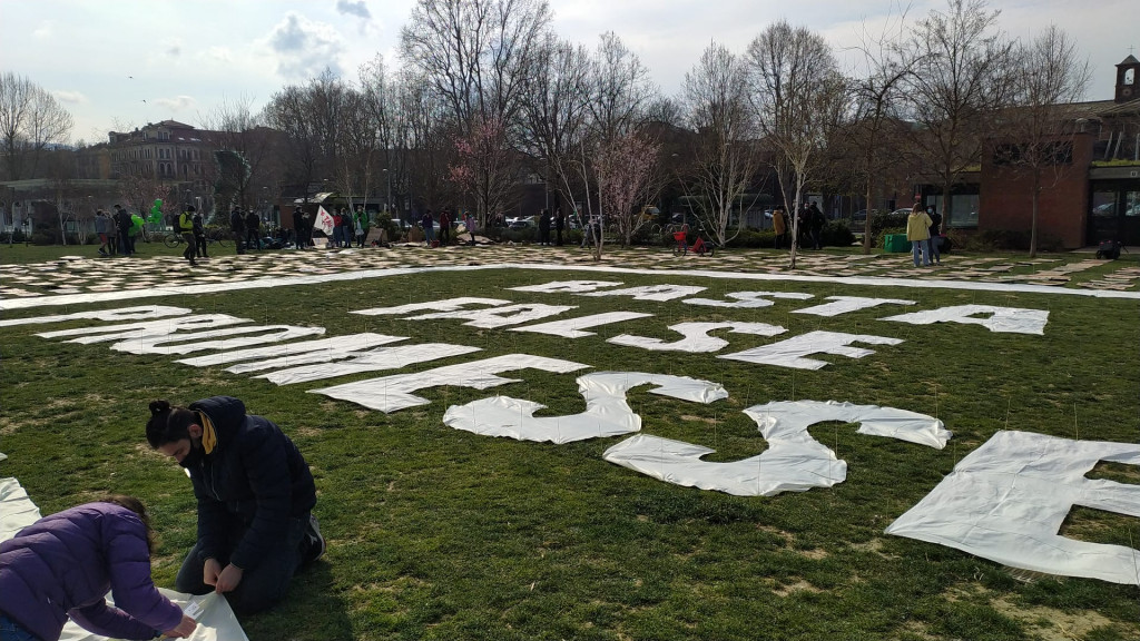 Galleria foto 'Fridays for Future di nuovo in piazza a Torino: Basta parole vuote – FOTOGALLERY' - foto 2
