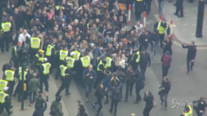 Protesta contro il lockdown