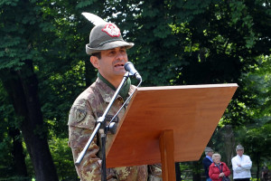 Francesco Paolo Figliuolo, comandante della Brigata alpina Taurinense