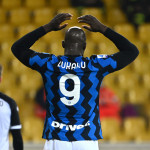 Calcio, sollievo Inter: negativi tutti tamponi ma resta l’allarme. Il Belgio vuole Lukaku