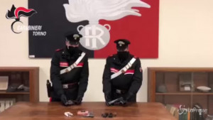 Arrestati due albanesi in auto armati