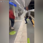 Roma, coppia gay aggredita in metro per un bacio. Pd: “Intollerabile”