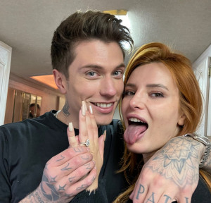 Benji e Bella Thorne si sposano: l'annuncio social
