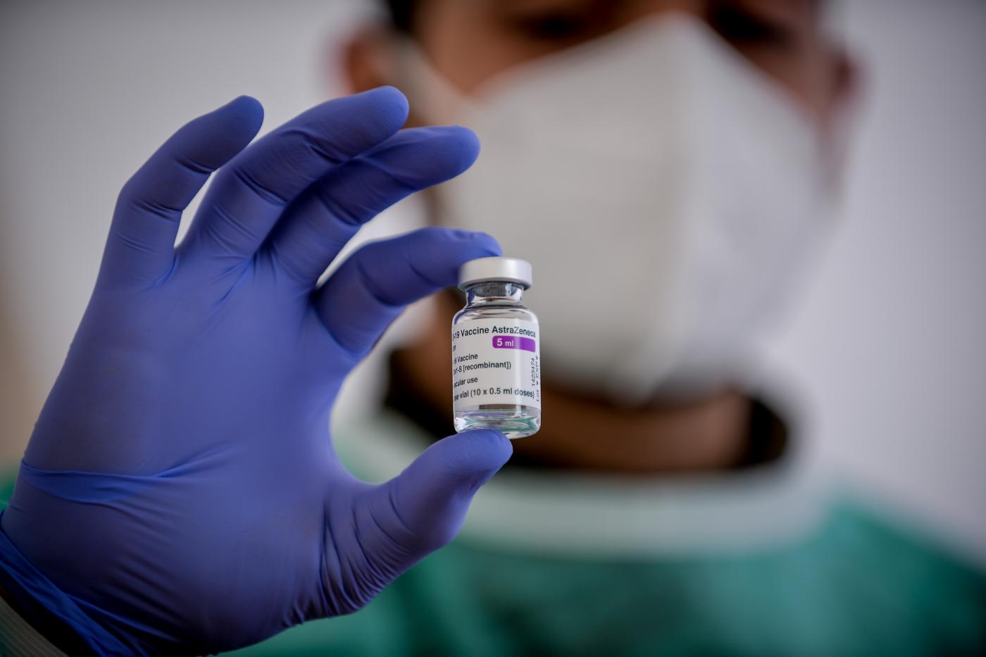 Vaccini, la campagna avanza: 7.8 mln dosi, ma le Regioni non stanno tutte al passo Vaccini, la campagna avanza: 7.8 mln dosi, ma le Regioni non stanno tutte al passo