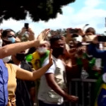 Brasile, Bolsonaro festeggia il compleanno con i fan