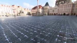 Praga ricorda le vittime con un inusuale memoriale