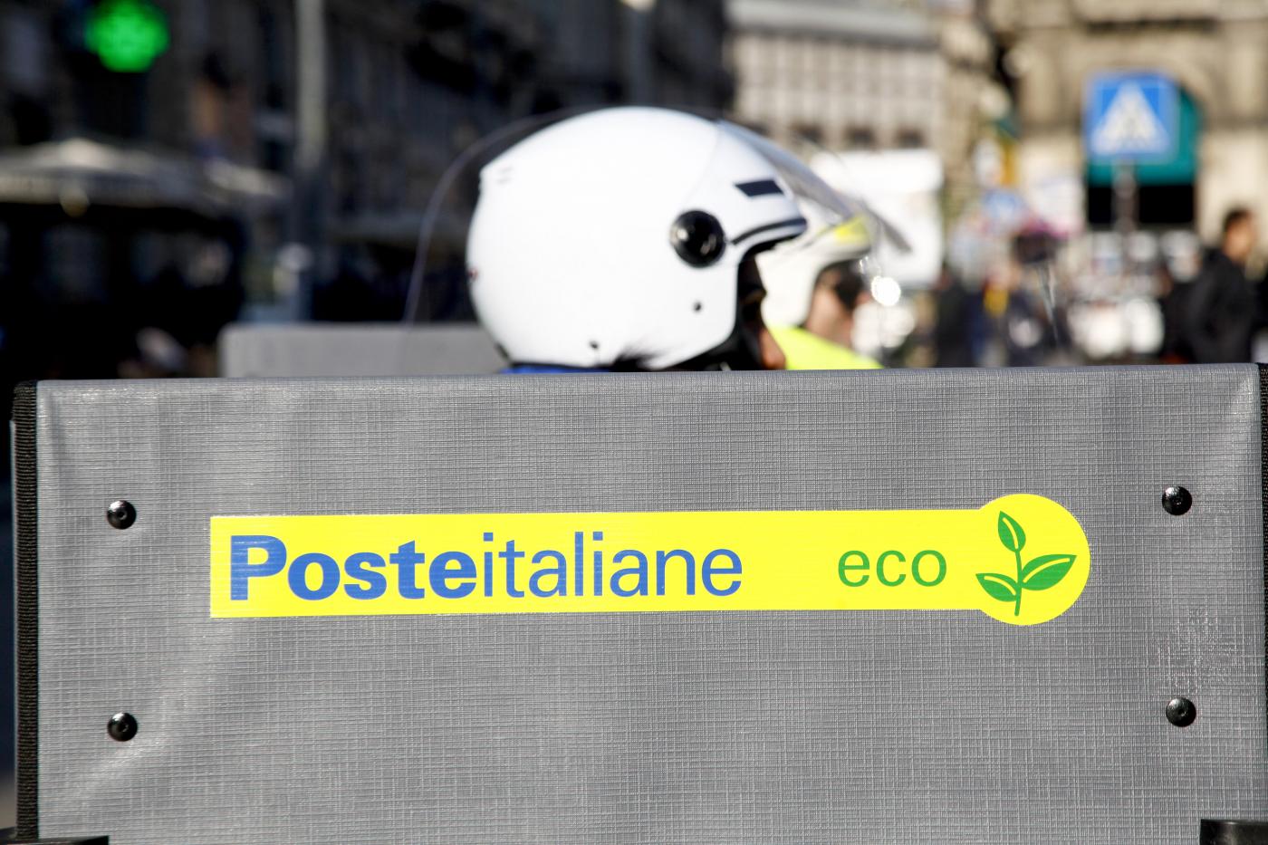Dazi, Poste Italiane (e altre in Ue) sospendono spedizione pacchi verso gli Usa Dazi, Poste Italiane (e altre in Ue) sospendono spedizione pacchi verso gli Usa