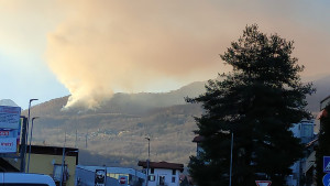 A fuoco il bosco di Cossogno
