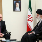 Vladimir Putin incontra il presidente Hassan Rouhani