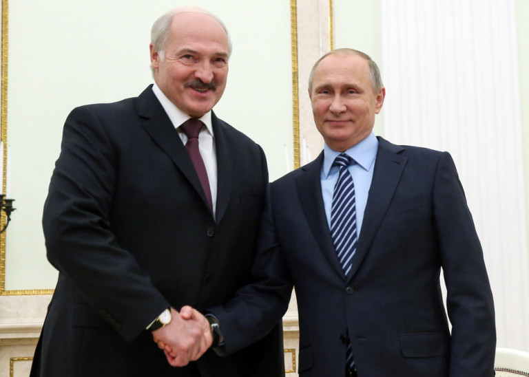 Vladimir Putin incontra il presidente della Bielorussia Alexander Lukashenko