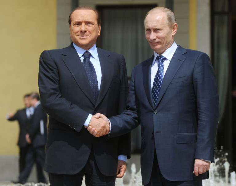Vladimir Putin con il presidente del Consigllio Silvio Berlusconi