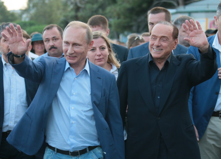 Vladimir Putin con il presidente del Consigllio Silvio Berlusconi
