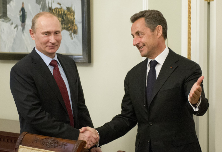 Vladimir Putin, incontra il presidente francese Nicolas Sarkozy a Mosca