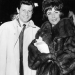 Liz Taylor con il marito Eddie Fisher al rientro dalle vacanze