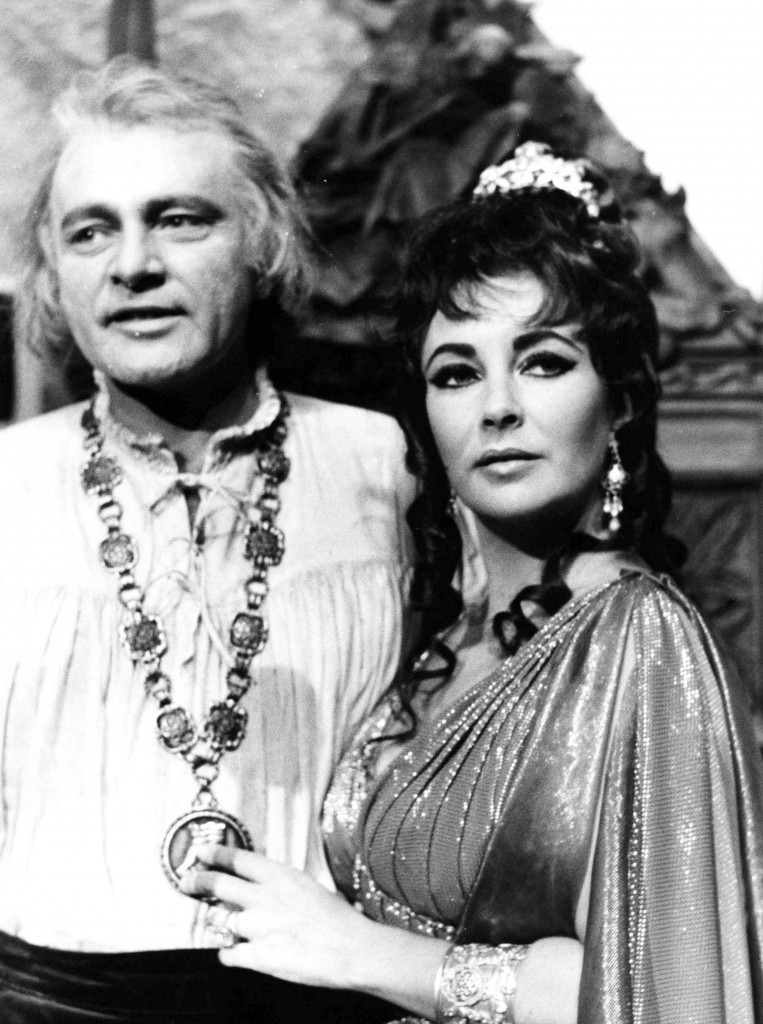 Galleria foto 'Dieci anni fa la morte di Liz Taylor – GALLERY' - foto 21