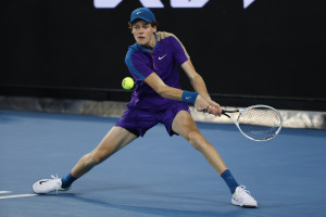 Australian Open 2021: fuori Sinner, passa Shapovalov