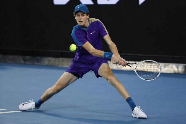 Australian Open 2021: fuori Sinner, passa Shapovalov