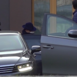 Milano, Berlusconi esce dall’ospedale San Raffaele | VIDEO