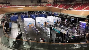 Velodromo di Parigi diventa hub vaccinale